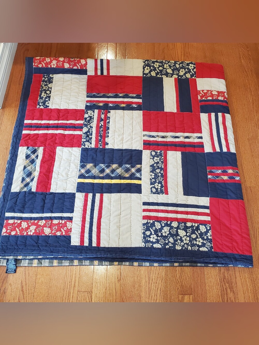 Nautica Full/Queen Patchwork Quilt Reversible Beige Red Blue Plaid